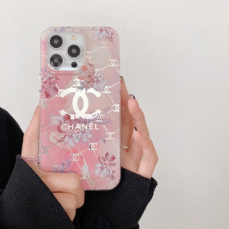 iphone 15 chanel カバー 