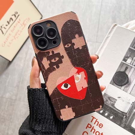 iphone 15plus コムデギャルソン comme des garçons ケース 