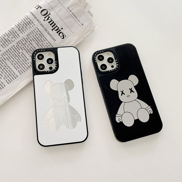 kaws スマホケース アイホン15プロ 